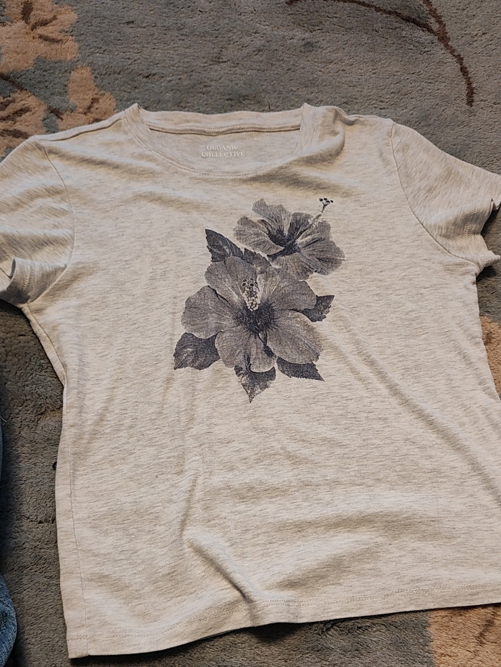 Everyday Floral Graphic Tee - Light Gray